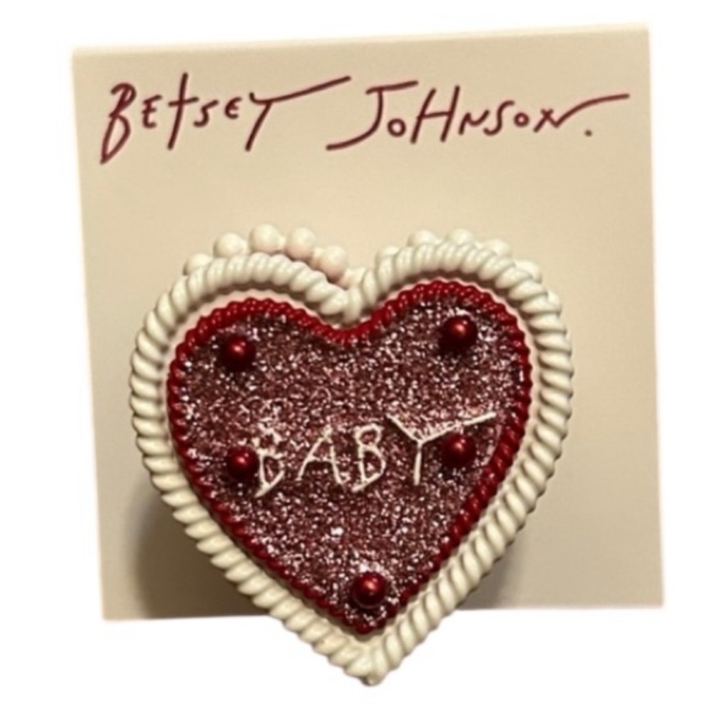 BETSEY JOHNSON Valentine Baby Cakes Locket-Style Heart-Shaped Ring NEW NWT - Picture 2 of 12
